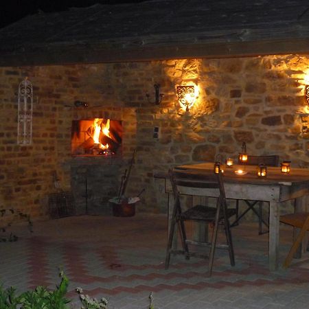 B&B Les Trois Voisins Bourseigne-Vieille Exteriör bild