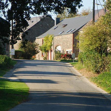 B&B Les Trois Voisins Bourseigne-Vieille Exteriör bild