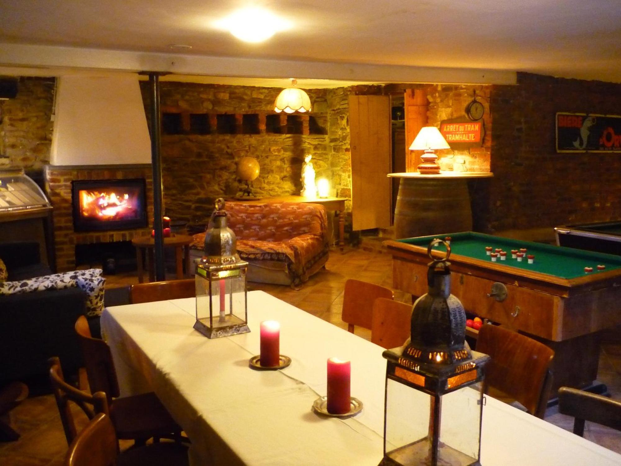 B&B Les Trois Voisins Bourseigne-Vieille Exteriör bild