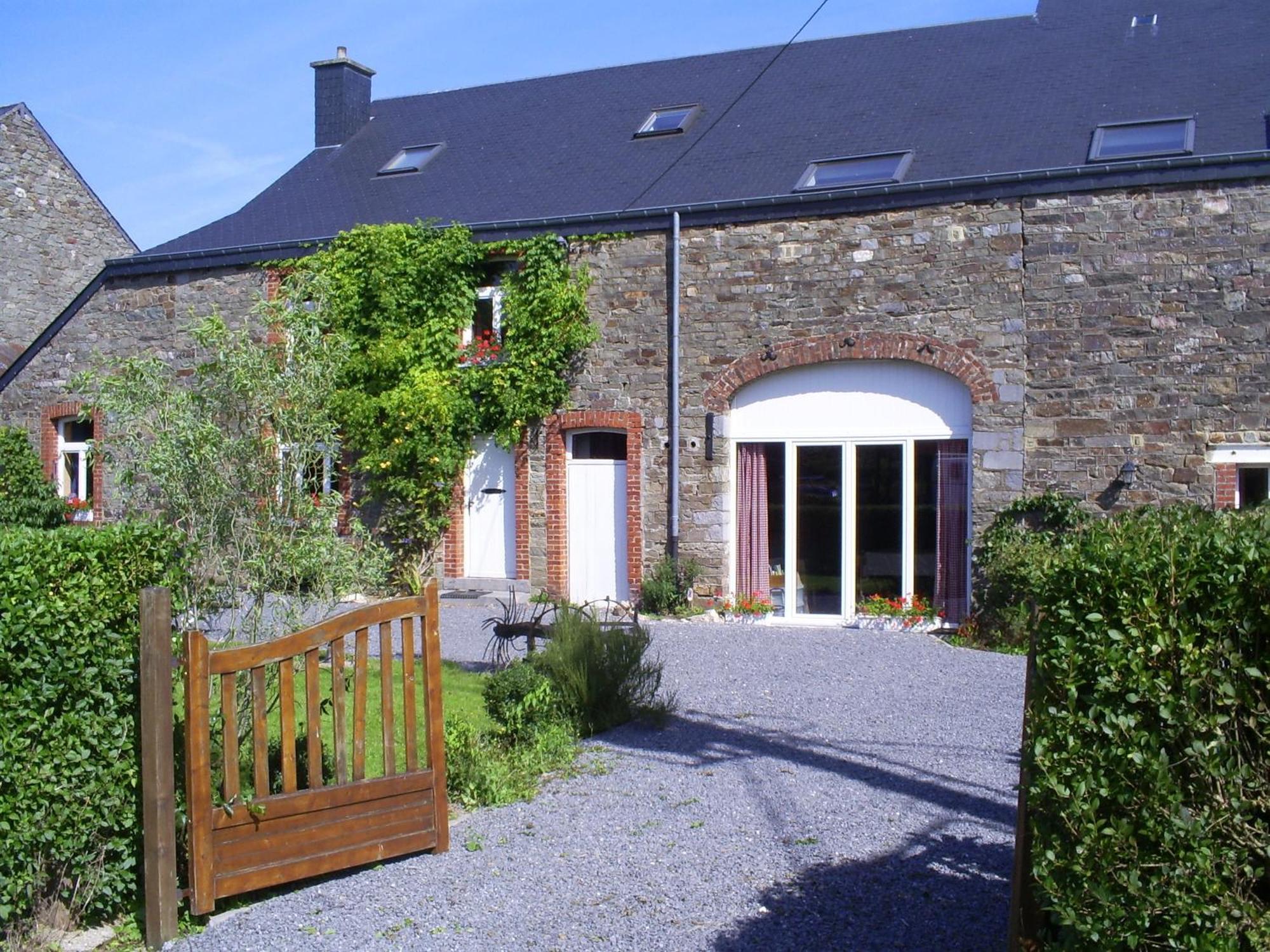 B&B Les Trois Voisins Bourseigne-Vieille Exteriör bild