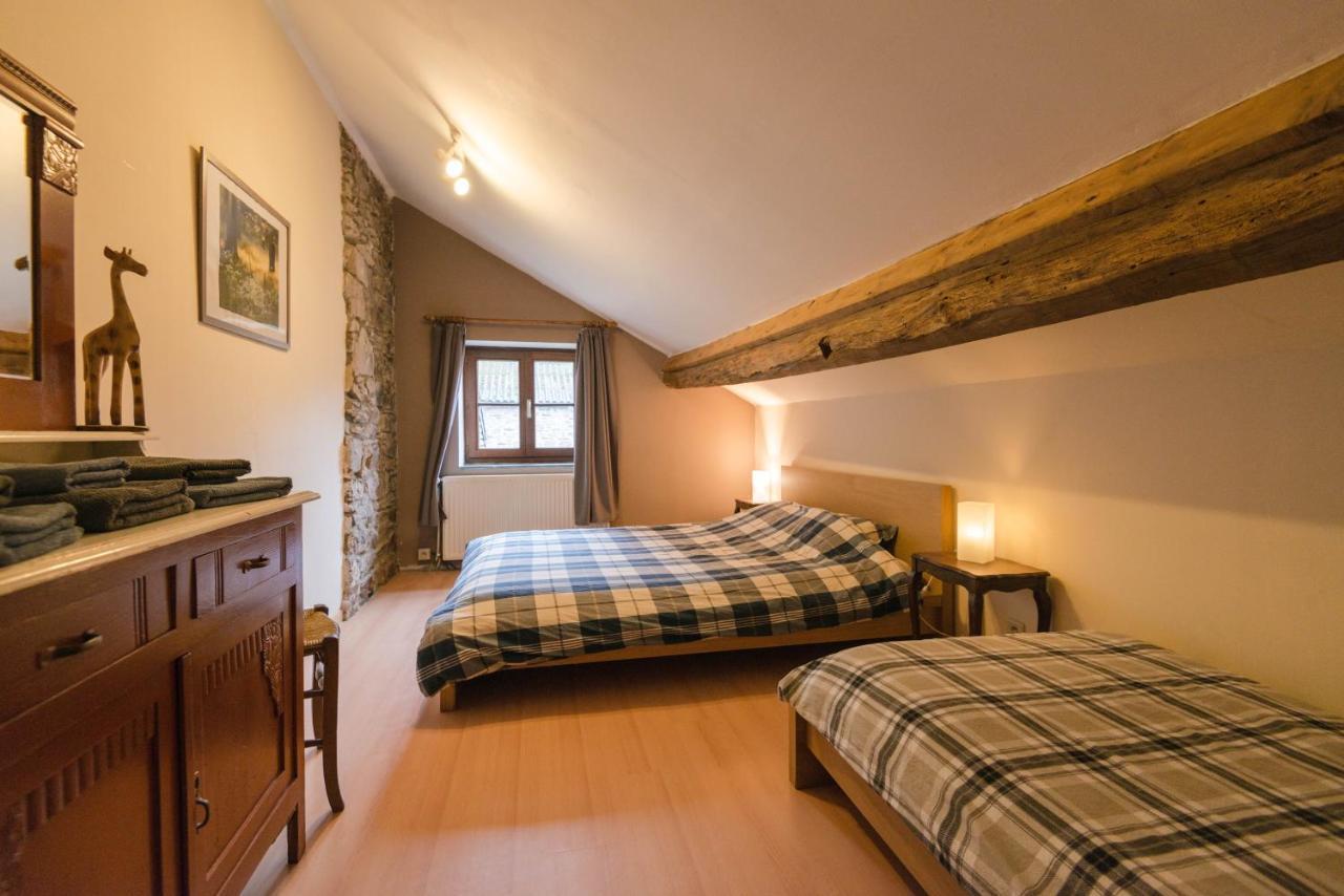 B&B Les Trois Voisins Bourseigne-Vieille Exteriör bild