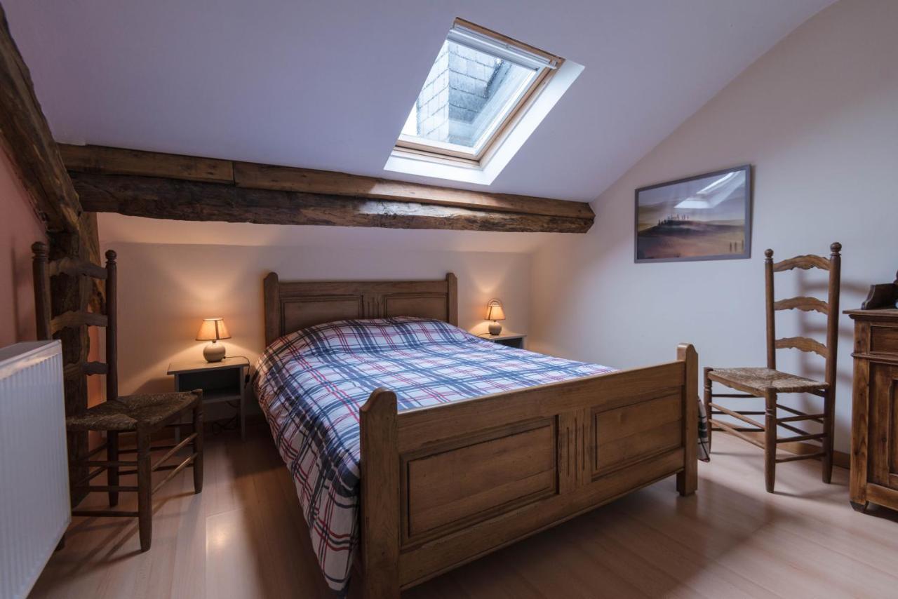 B&B Les Trois Voisins Bourseigne-Vieille Exteriör bild