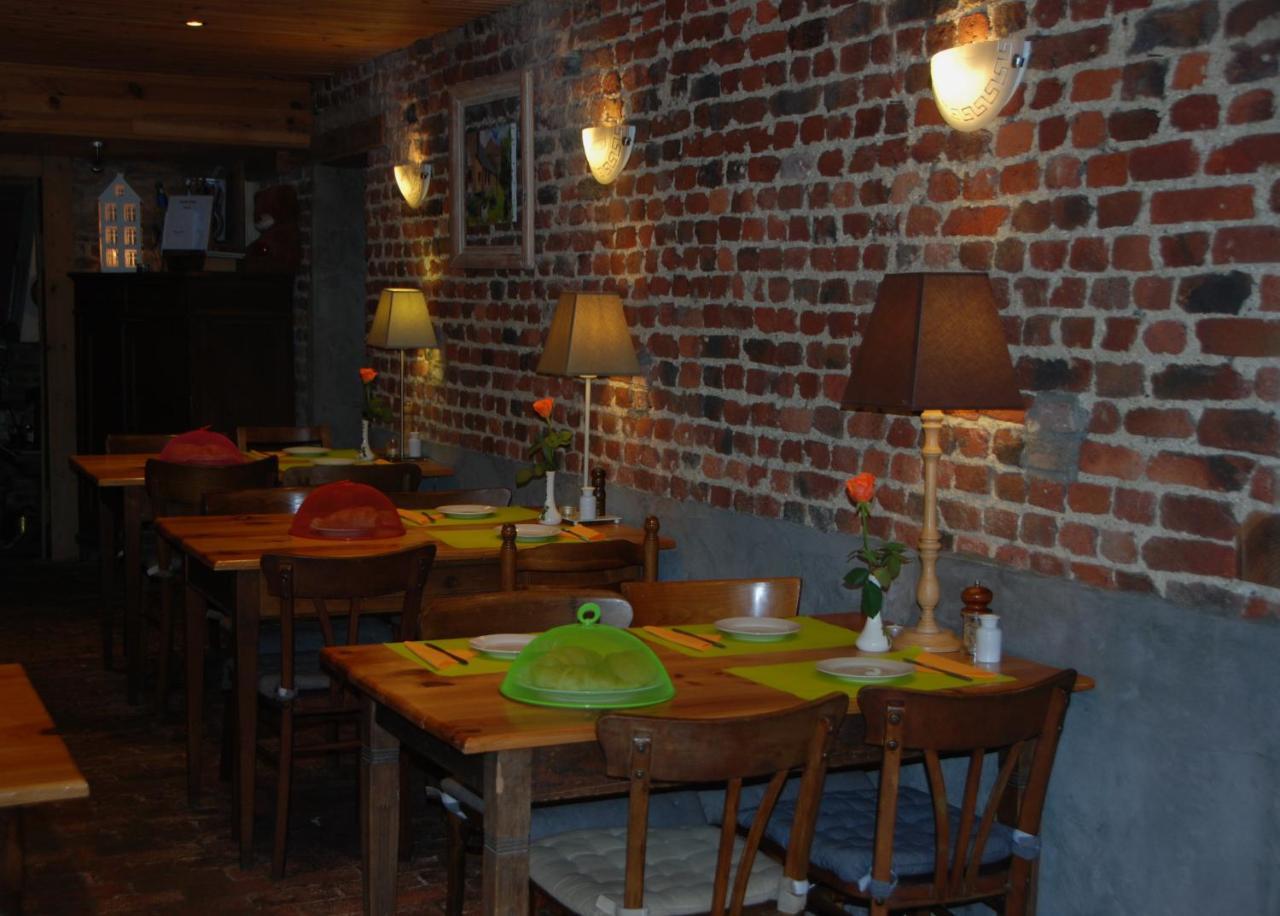 B&B Les Trois Voisins Bourseigne-Vieille Exteriör bild