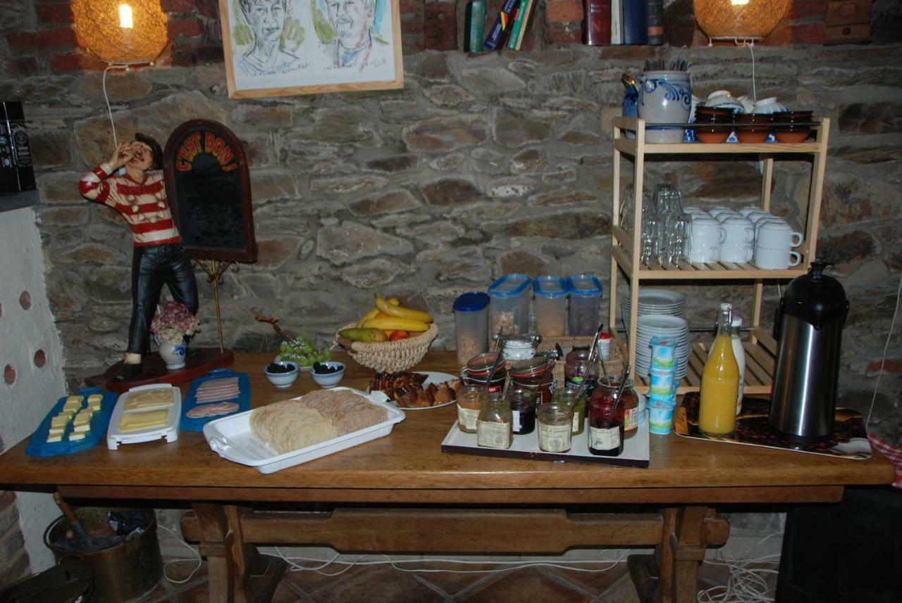 B&B Les Trois Voisins Bourseigne-Vieille Exteriör bild