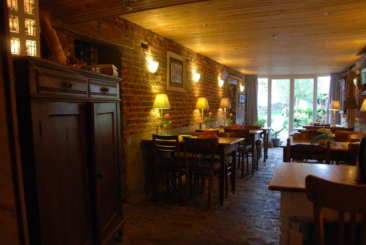 B&B Les Trois Voisins Bourseigne-Vieille Exteriör bild