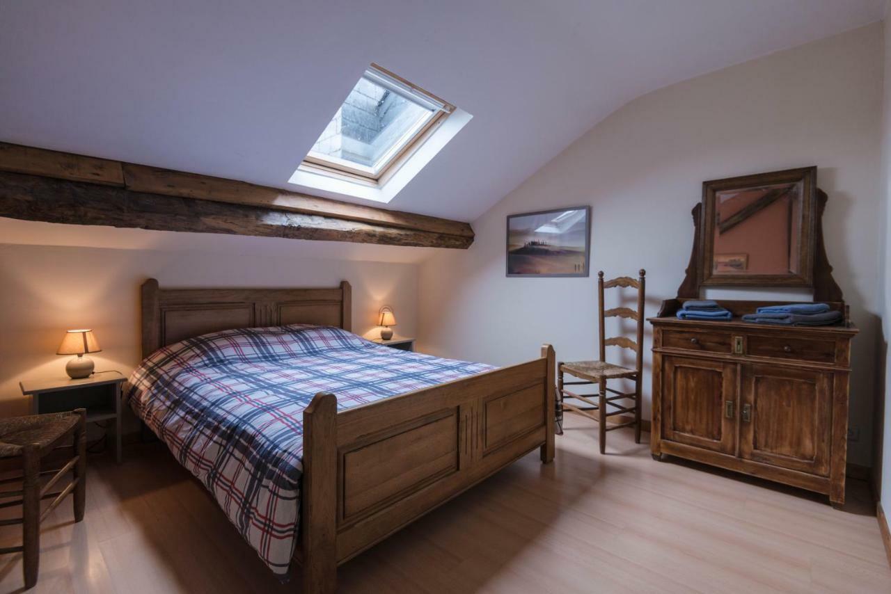 B&B Les Trois Voisins Bourseigne-Vieille Exteriör bild